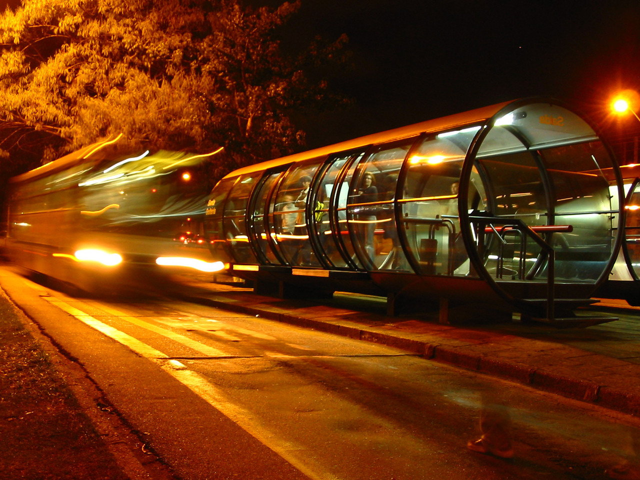 bus-stop-1556460-1280x960.jpg